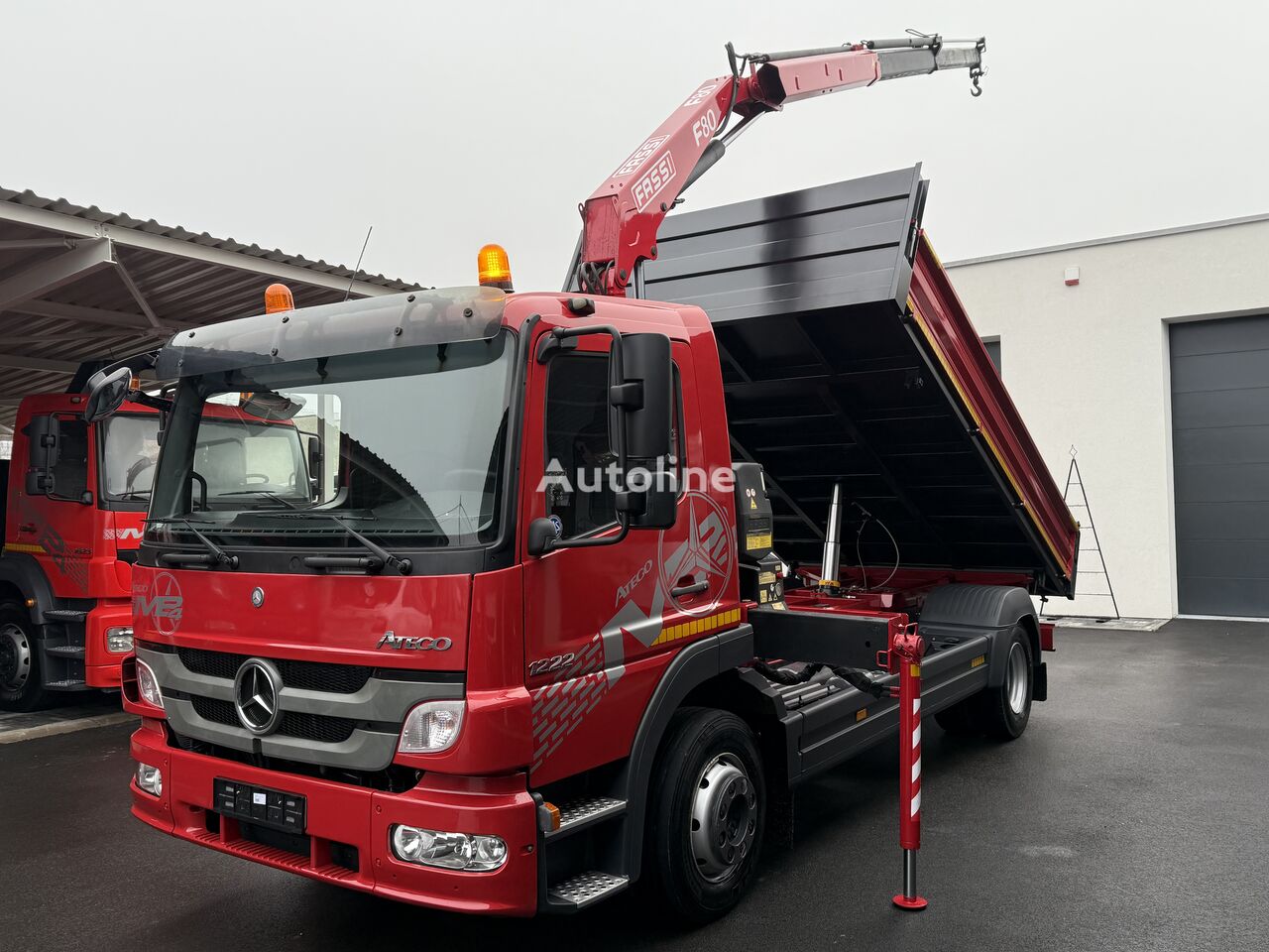 самосвал Mercedes-Benz ATEGO 1222 SKLÁPAČ S3 HYDRAULICKÁ RUKA FASSI KIPPER CRANE