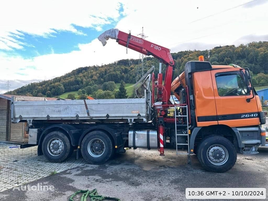 شاحنة قلابة Mercedes-Benz Actros 2640 بعد وقوع الحادث