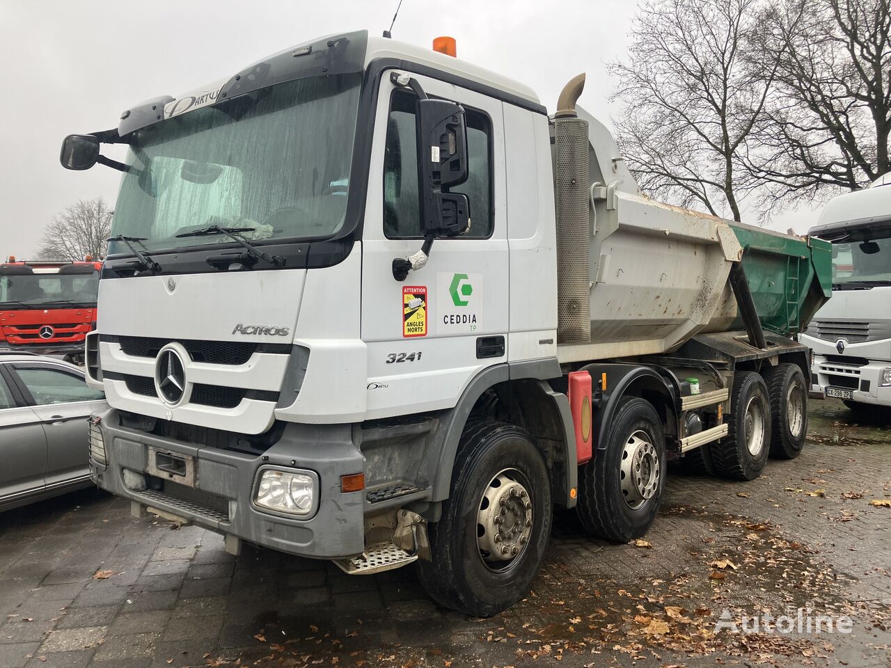 самосвал Mercedes-Benz Actros 3241