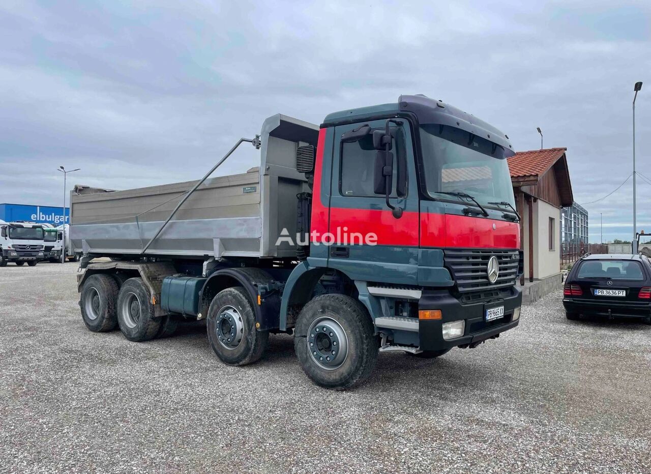 truk pembuangan Mercedes-Benz Actros 3243