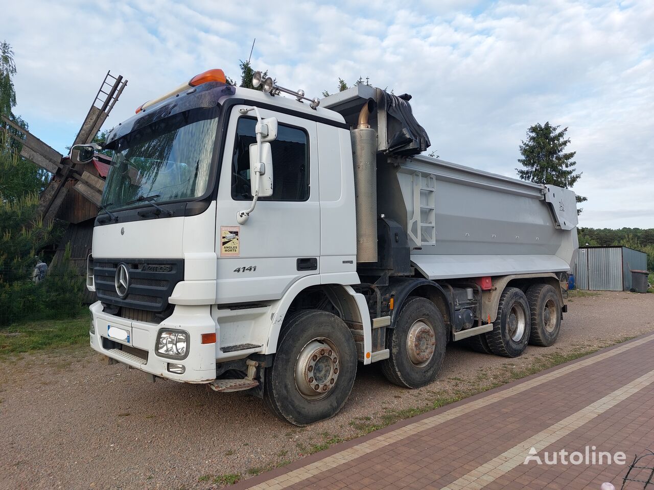 truk pembuangan Mercedes-Benz Actros 4141