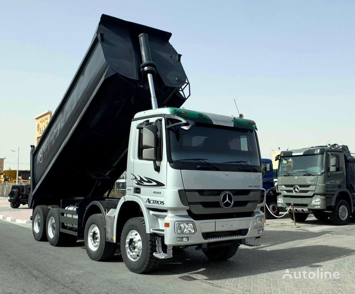 camion-benne Mercedes-Benz Actros 4144