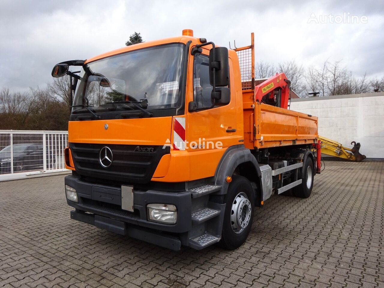 sklápěč Mercedes-Benz Axor 1833