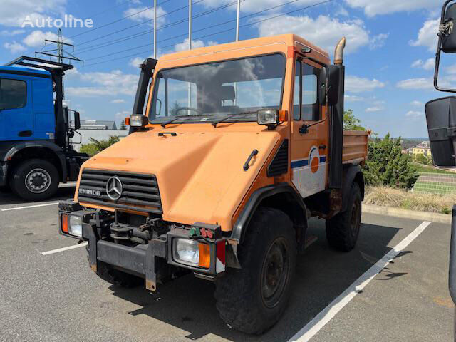 Mercedes-Benz UNIMOG U90 dump truck