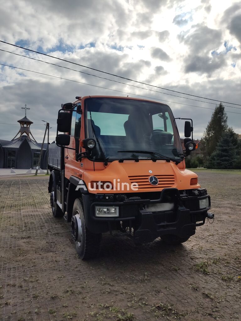 camião basculante Mercedes-Benz Unimog U400