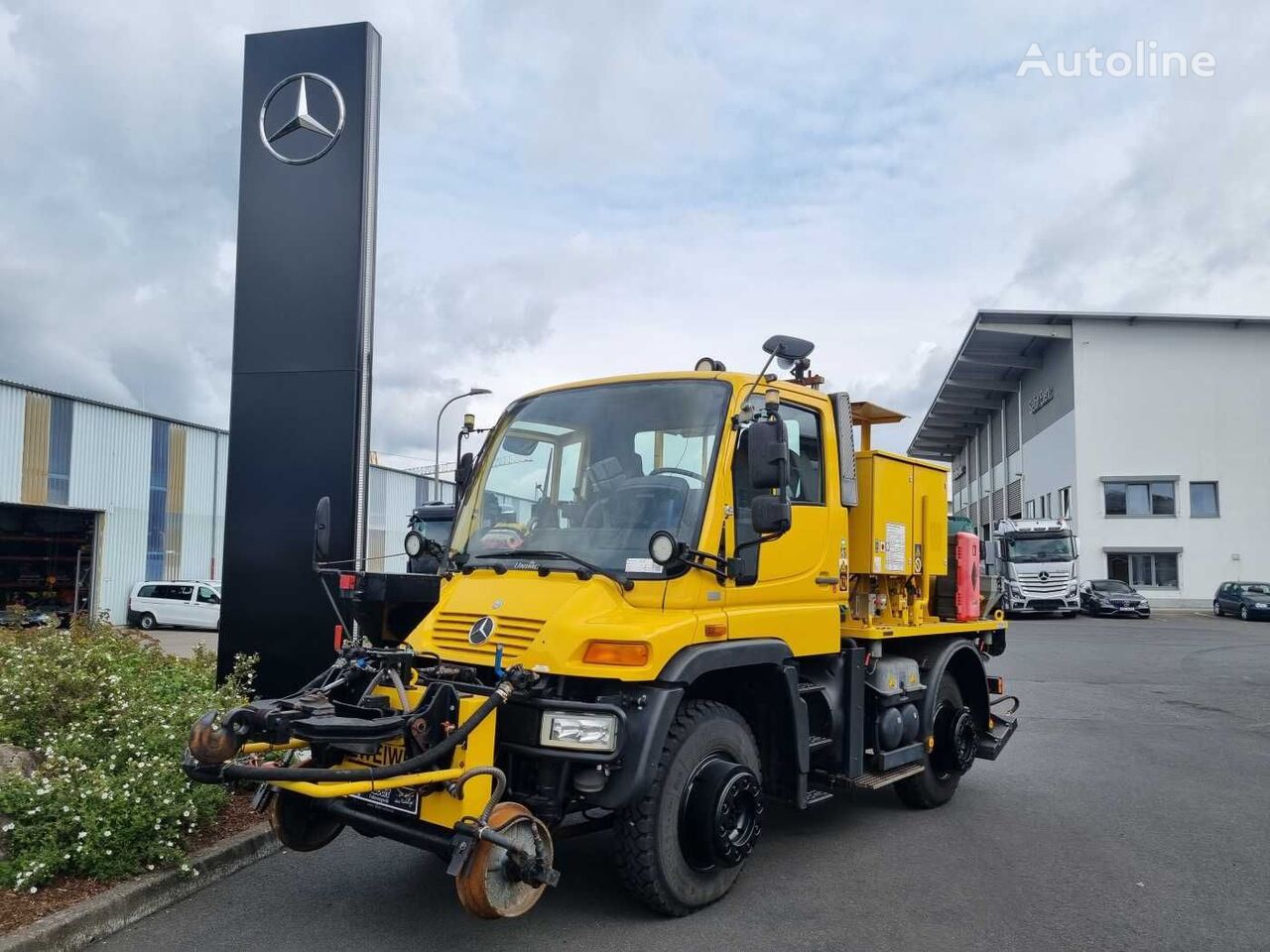 camion-benne Mercedes-Benz Unimog U400 4x4 Zweiweg ZW 110 Railway Funk