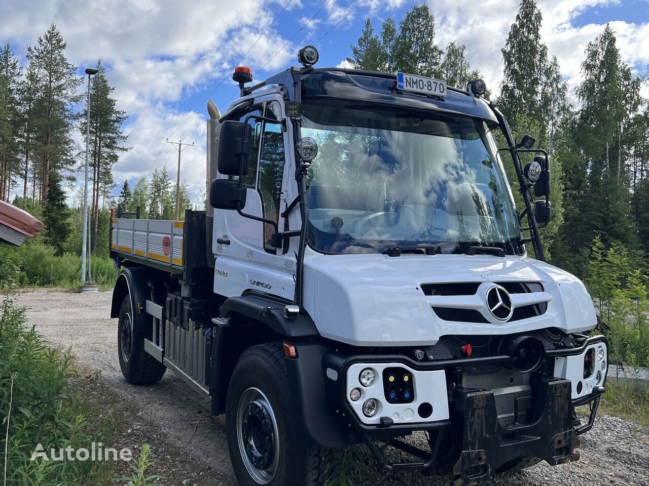 камион самосвал Mercedes-Benz Unimog U530