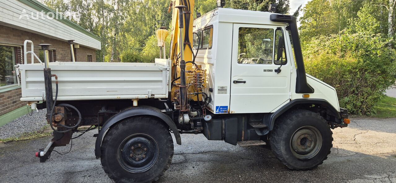 самосвал Mercedes-Benz Unimog U90