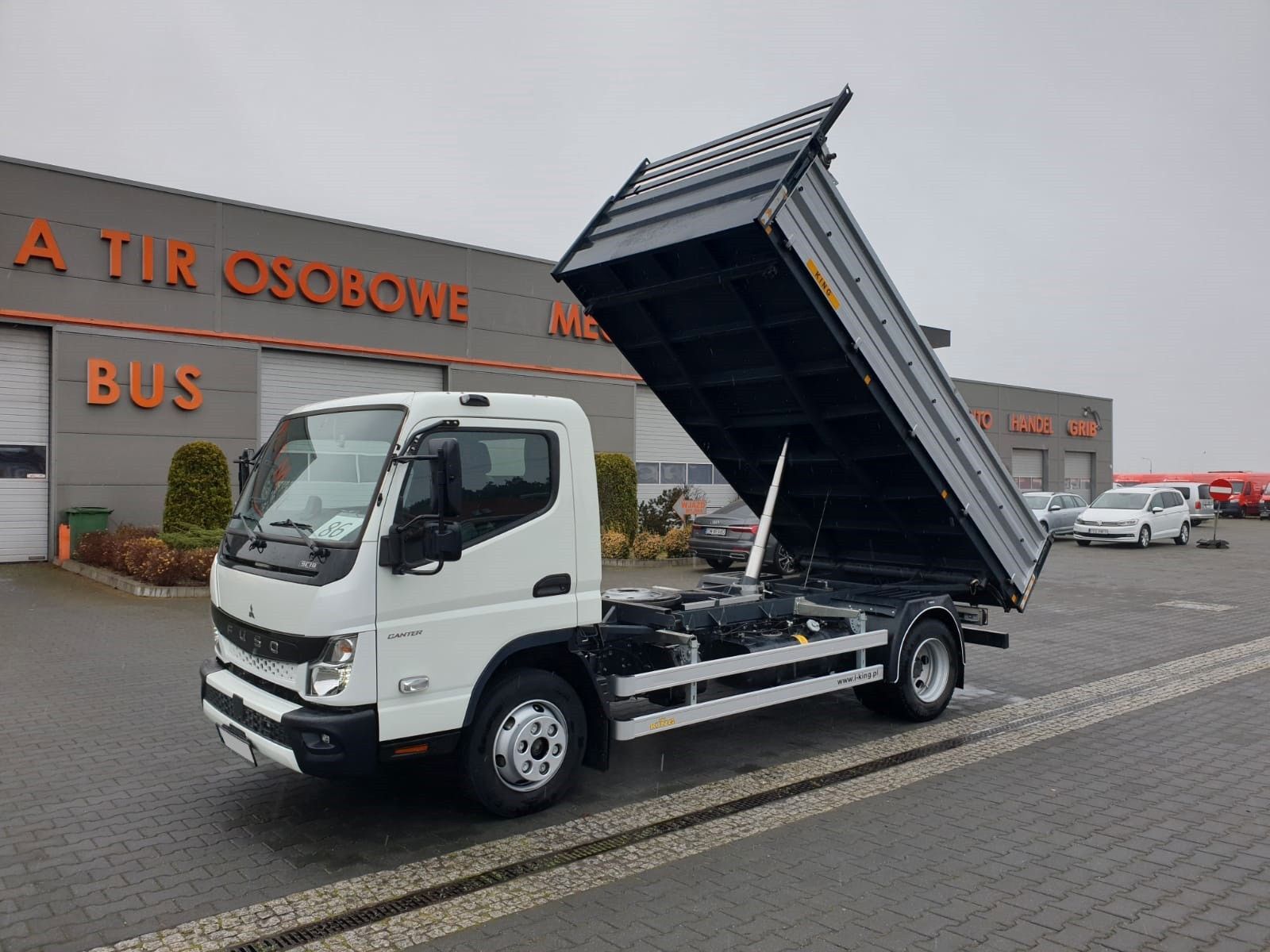 Mitsubishi Fuso CANTER 9C18  dump truck