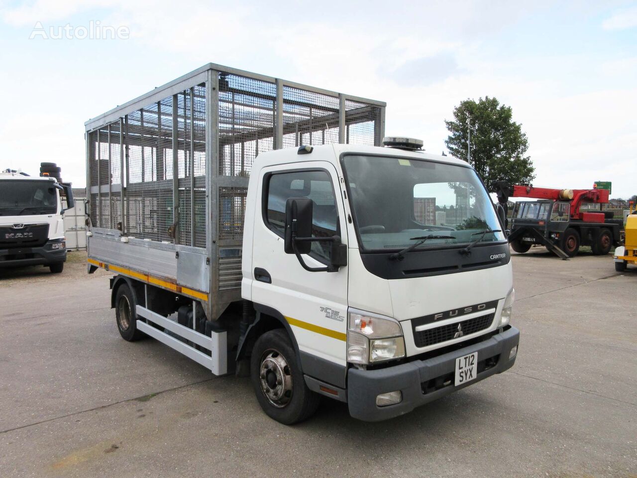 autobasculantă Mitsubishi Fuso Canter