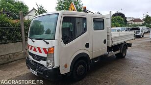 truk pembuangan Nissan CABSTAR