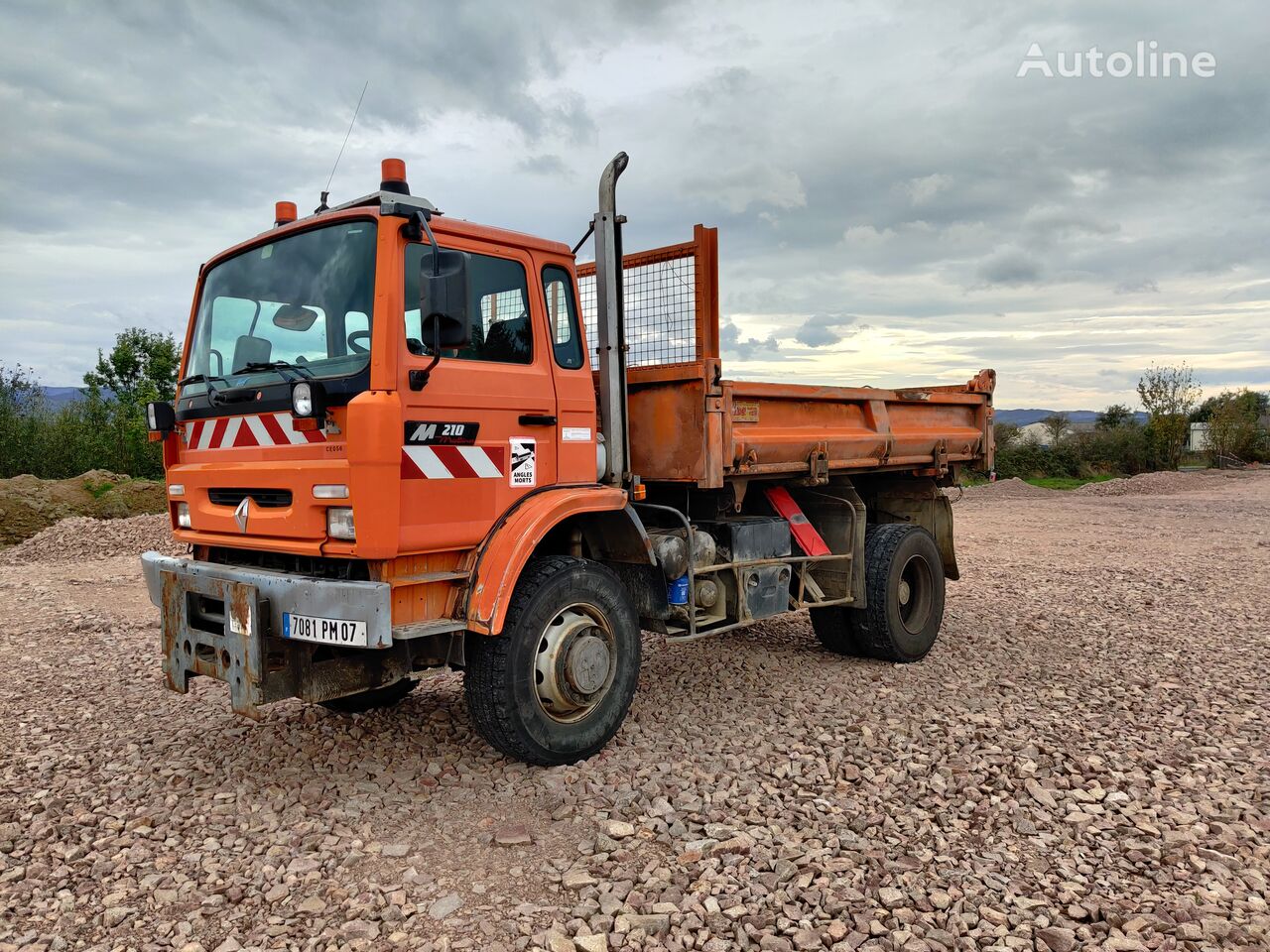 Renault M210 4x4 TRI BENNE injection mécanique kipper