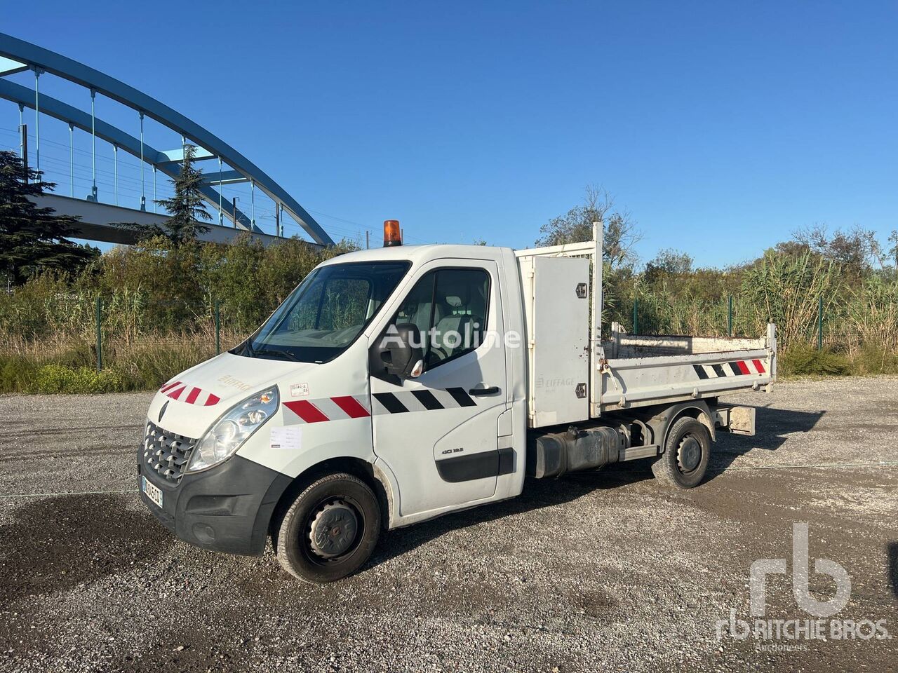 самоскид Renault MASTER DCI125 4x2 Camion Benne