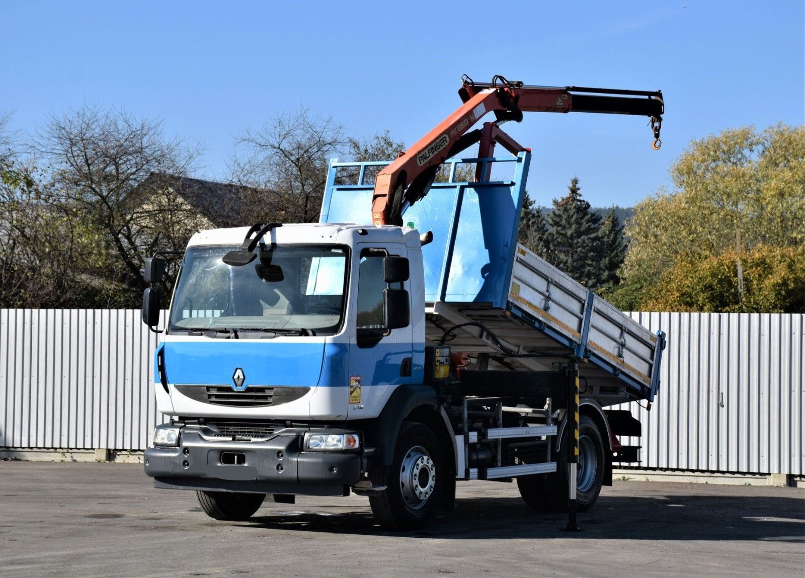 camion-benne Renault MIDLUM