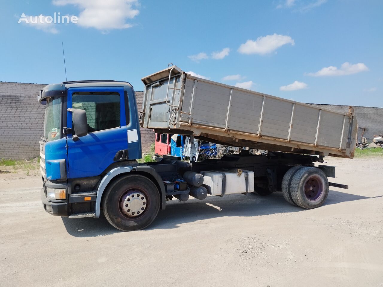 덤프 트럭 Scania P94.    220