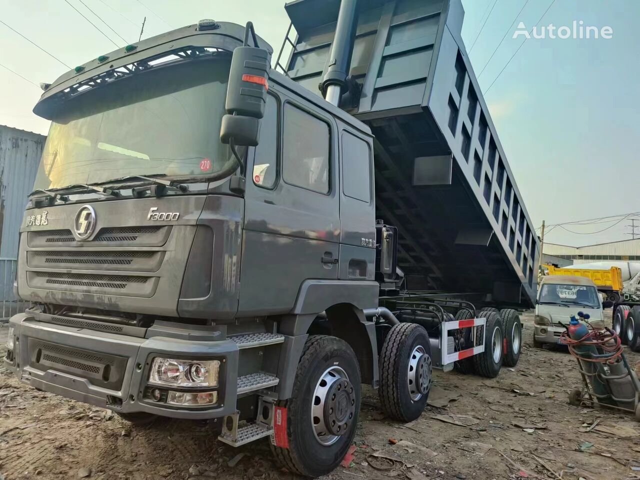 camion ribaltabile Shacman 8x4 f3000