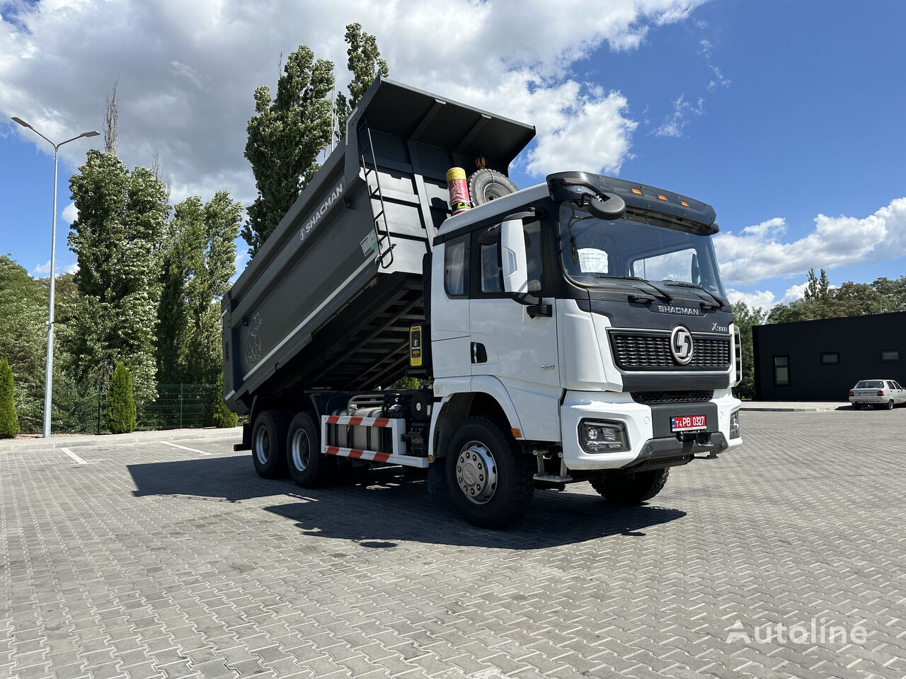 new Shacman X3000 c U-obraznym kuzovom (kuzov 25 kub.m.) dump truck