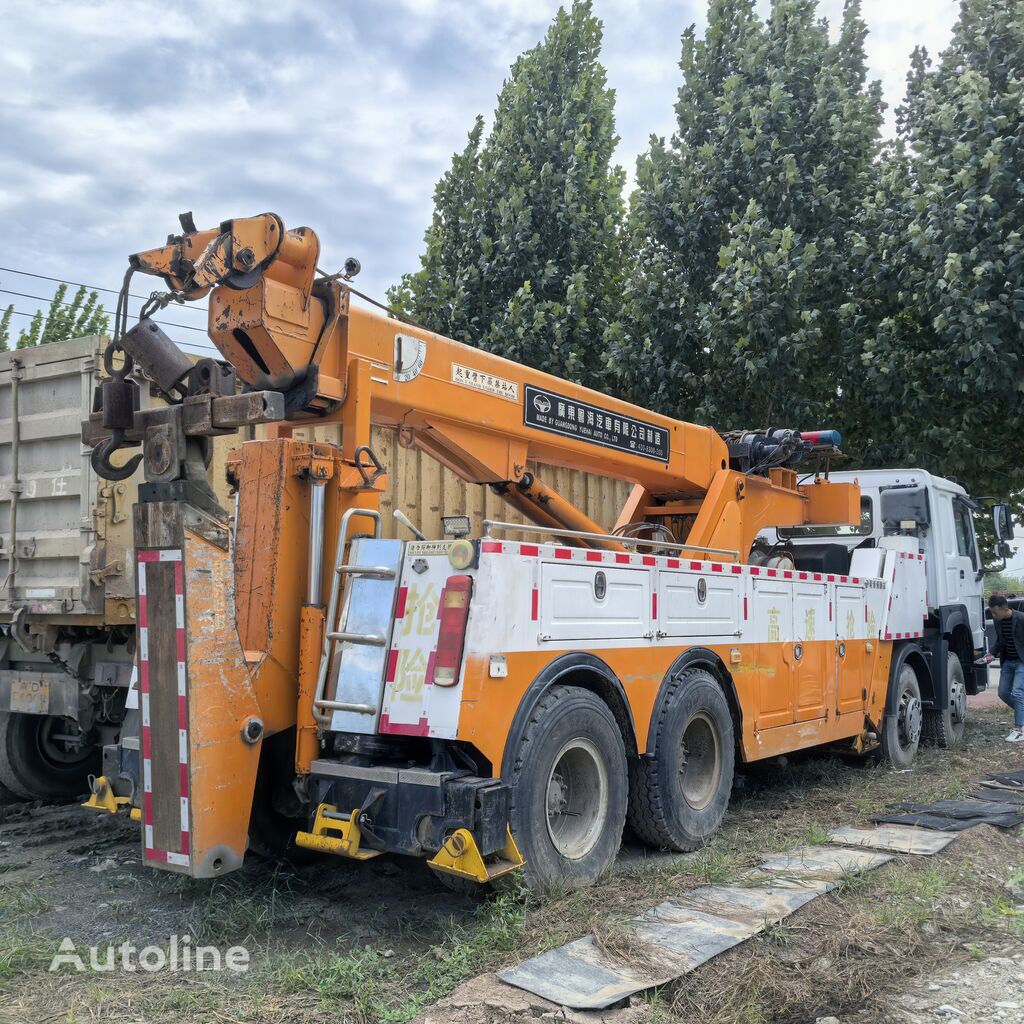 camion-benne Sinotruk Howo rescue crane truck 8x4