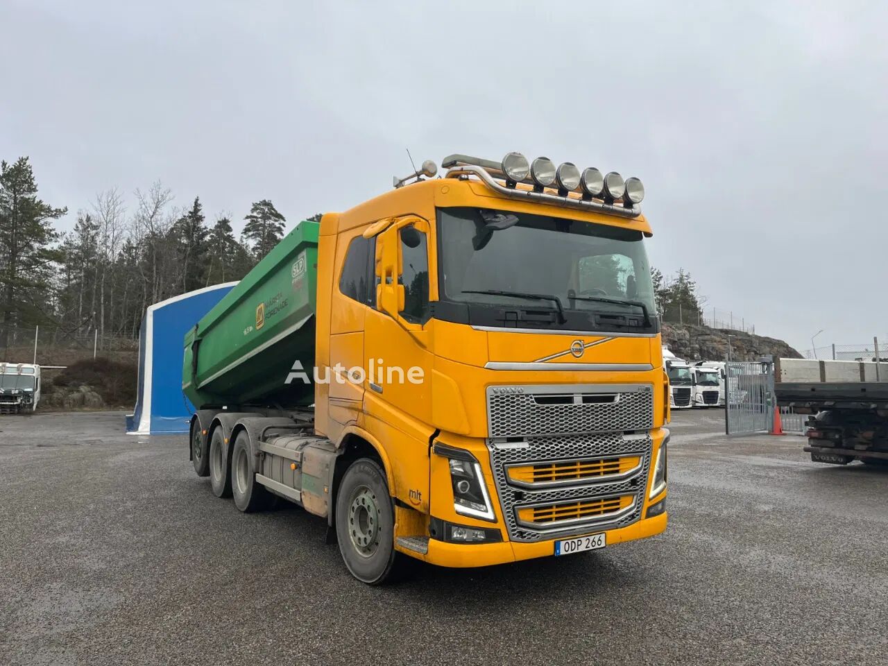 Volvo FH 16.750 8x4*4 - Tipper - Full air - Steering axle dump truck