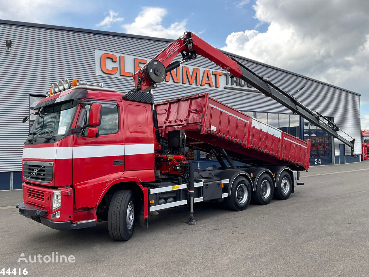 Volvo FH 460 8x4 Fassi 27 Tonmeter laadkraan (bouwjaar 2019) dump truck