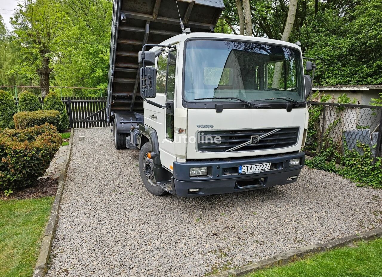 самосвал Volvo FL6