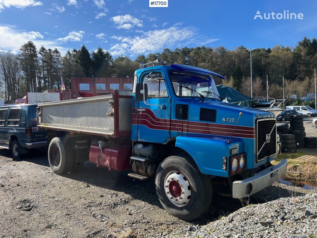 Volvo N720  dump truck