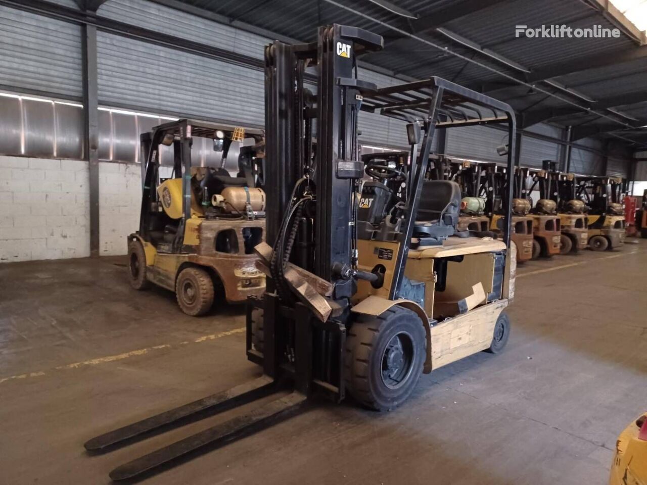 Caterpillar EP35K electric forklift