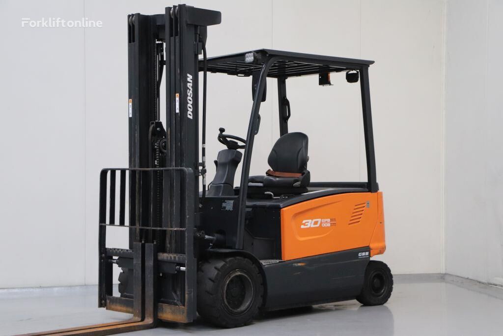 رافعة شوكية كهربائية Doosan B30X-7