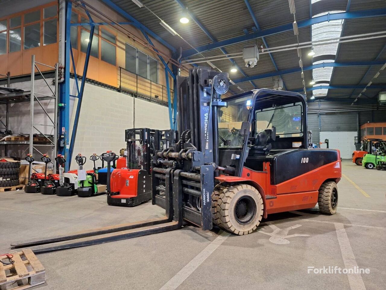 Hangcha J4W100 electric forklift