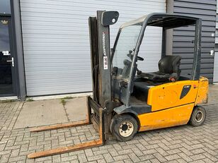 Jungheinrich EFG 320 electric forklift