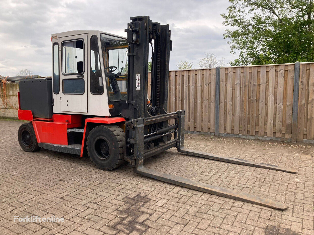 Kalmar EC6 - 600 electric forklift