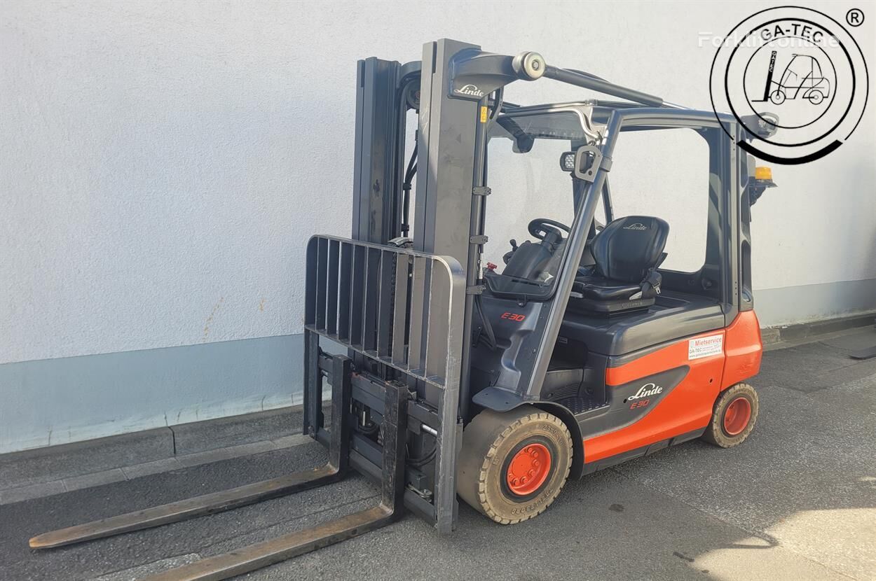 Linde E30 electric forklift