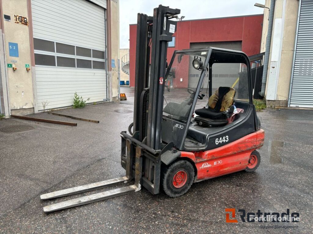 Linde E30 electric forklift