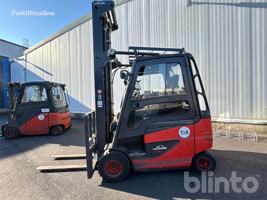 Linde E30 elektriskais autoiekrāvējs