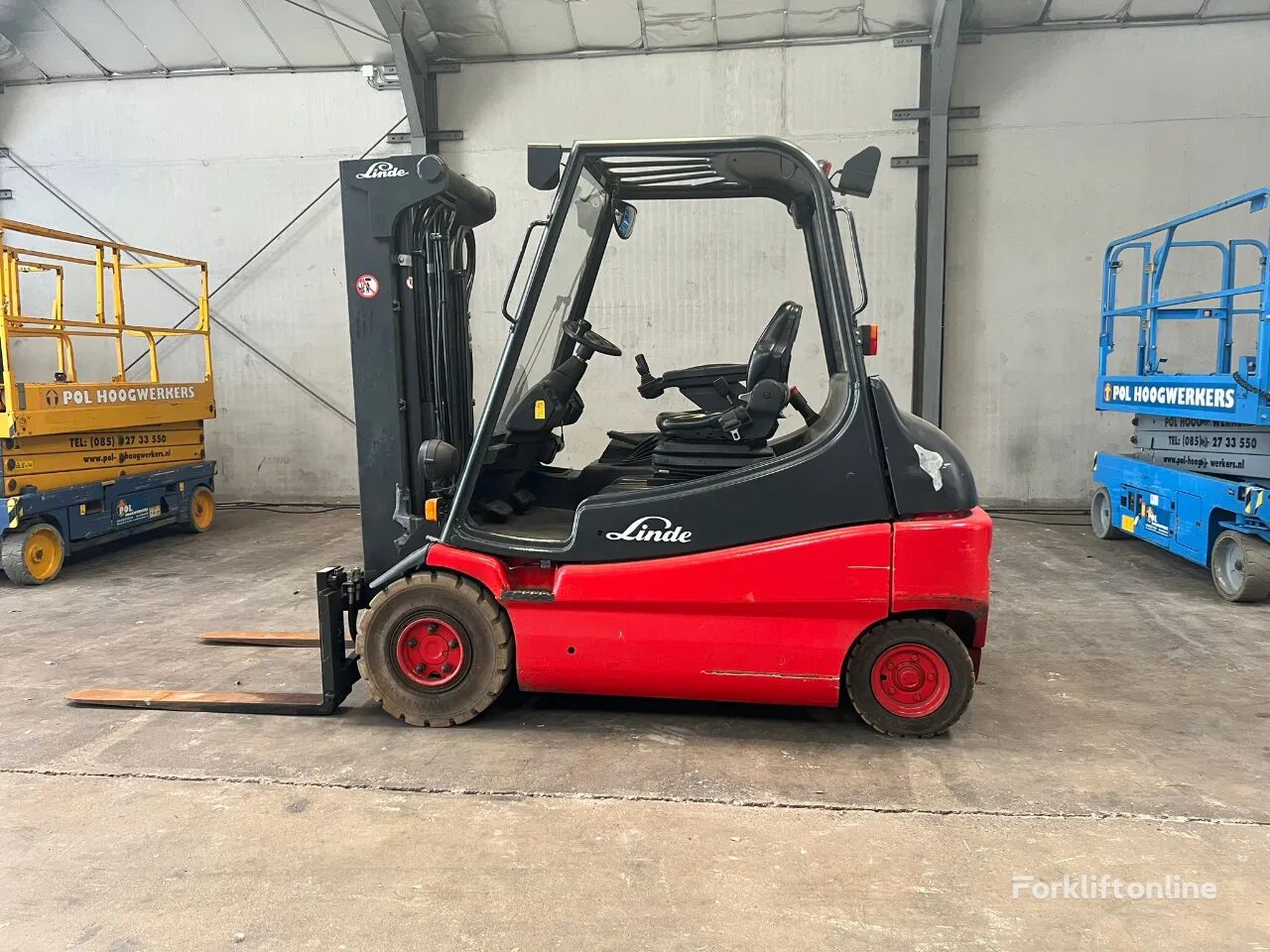 Linde E30-2 electric forklift