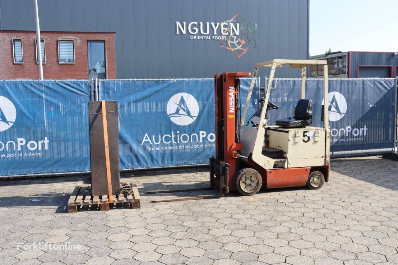 Nissan CM01L15U electric forklift