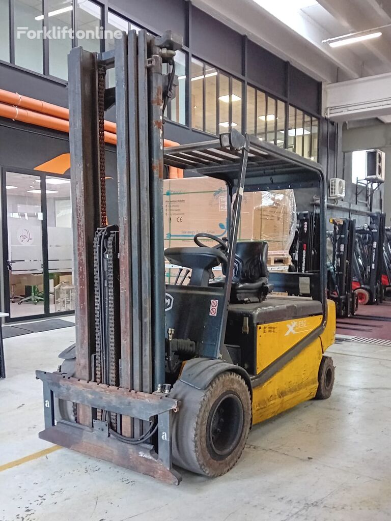 OM XE50 electric forklift