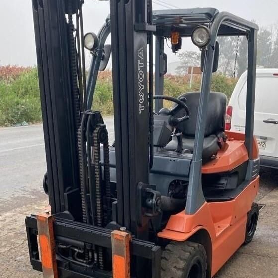 Toyota 7FB20 electric forklift