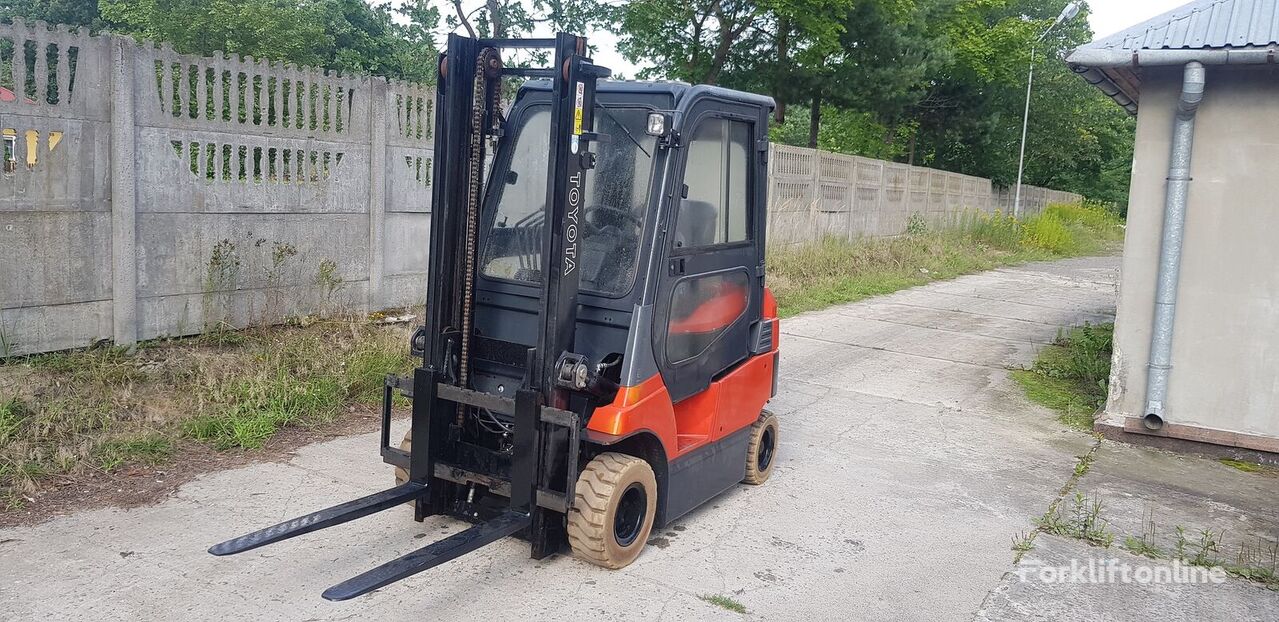 Toyota 7FBH20 electric forklift