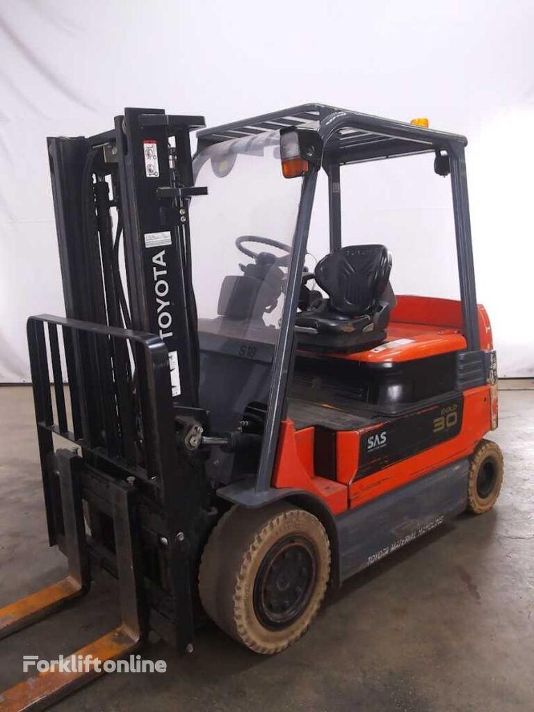 Toyota 7FBMF30 electric forklift