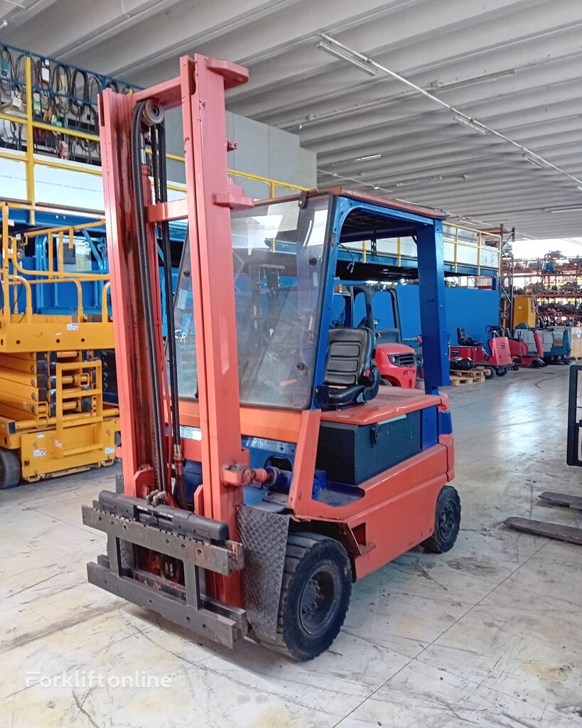 Toyota FBM20 electric forklift