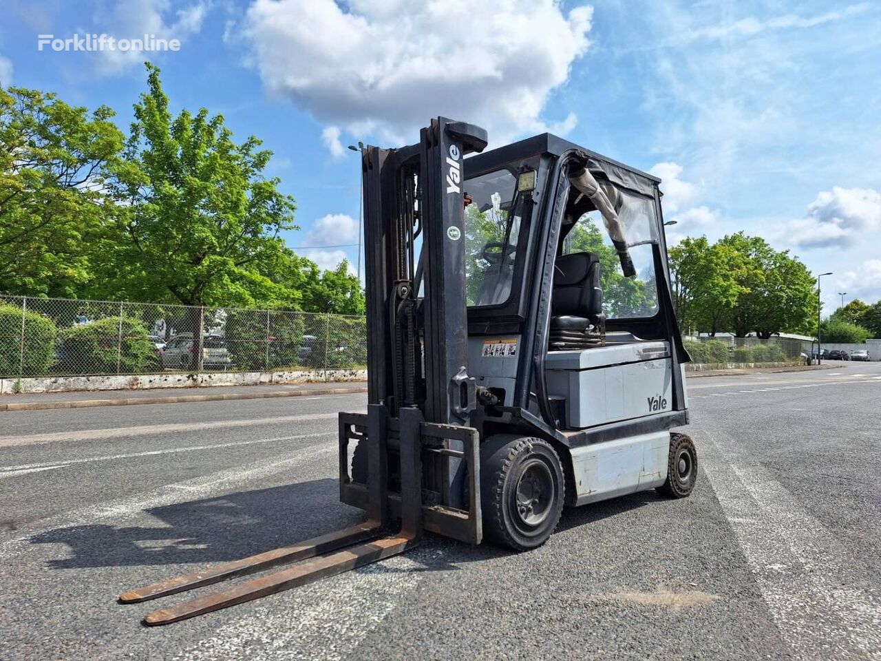 chariot élévateur électrique Yale ERP30