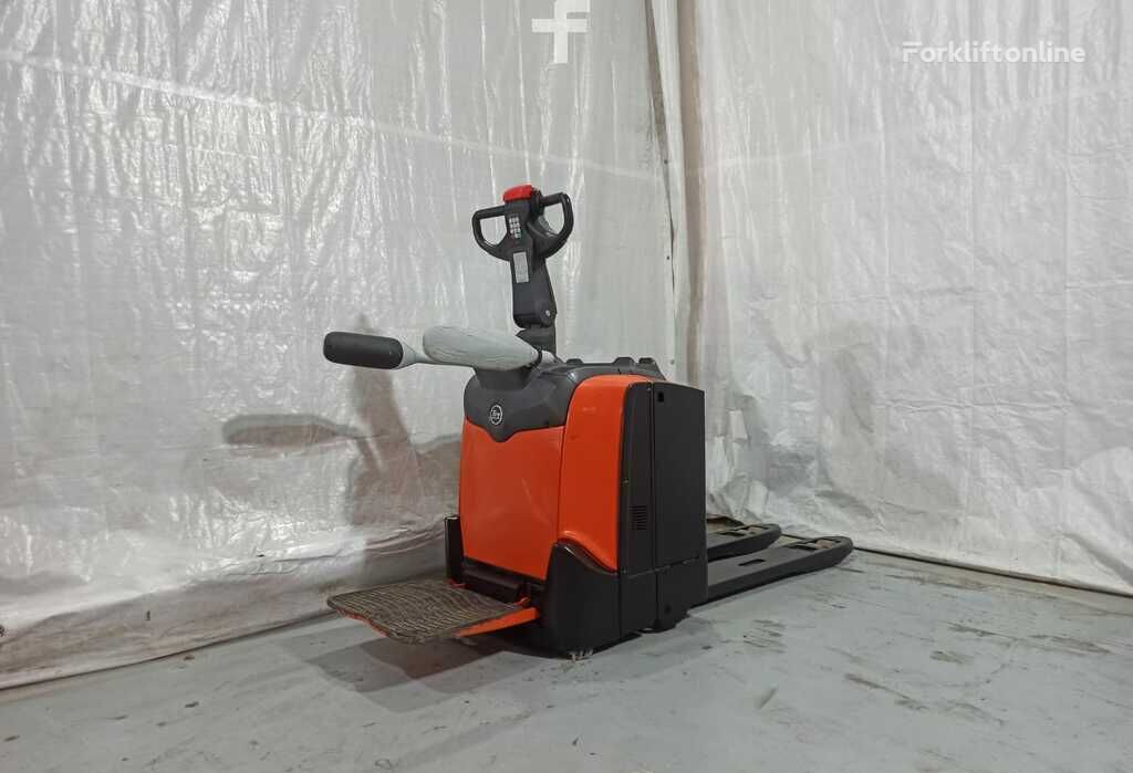 BT LPE200 electric pallet truck