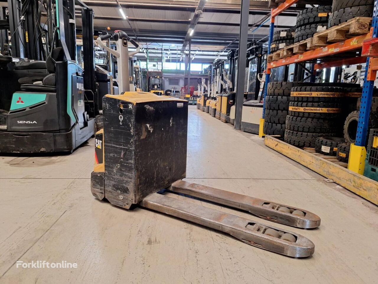 Caterpillar NPP20N2 electric pallet truck