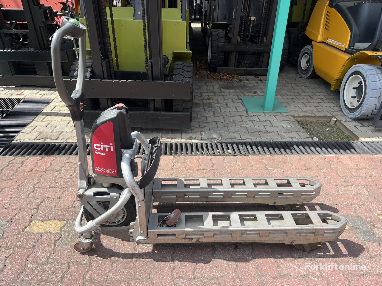 Linde T05 /130/ /SPEC/     V-2765 electric pallet truck - Forkliftonline