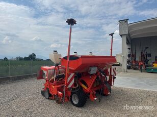 semoir de pr&eacute;cision &eacute;lectrique Kubota PP1450V E-DRIVE II