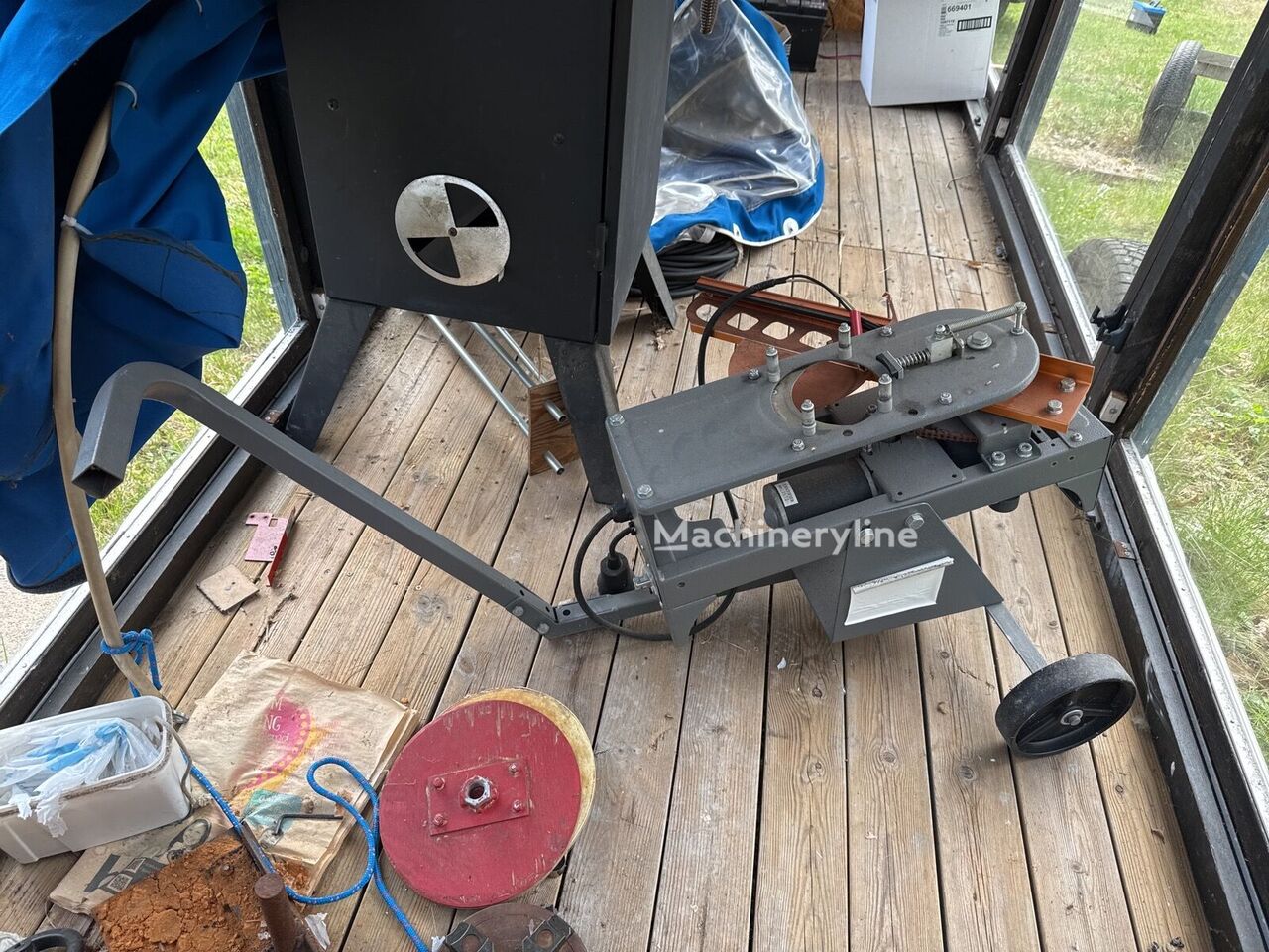 Maskin för lerduvor säljes via auktion entertainment industry for sale | Machineryline Maskin för lerduvor säljes via auktion entertainment industry - Machineryline