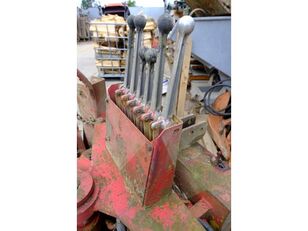навесной экскаватор Bras de pelle articul&eacute; pour tracteur