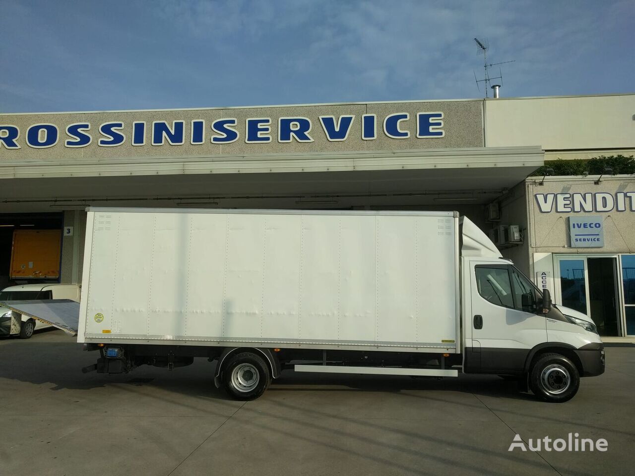 ALLESTIMENTO A TERRA box truck body