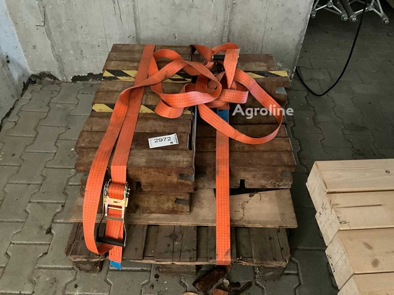 32x Stahlgewichte 30kg je Stück auf Europalette mit Spanngurten counterweight - Agroline